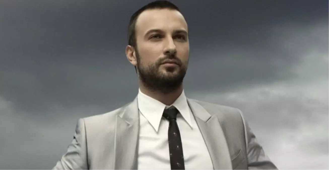 Tarkan, Ailesine İftar Yemeği Hazırladı