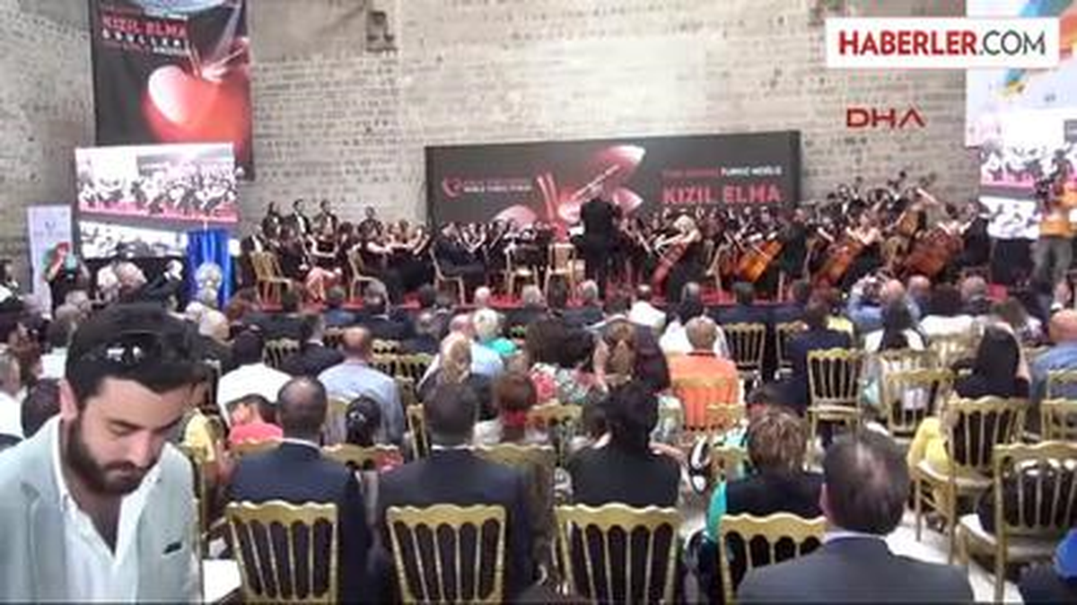 Türk Dünyası'ndan Orhan Gencebay'a Kızıl Elma Ödülü