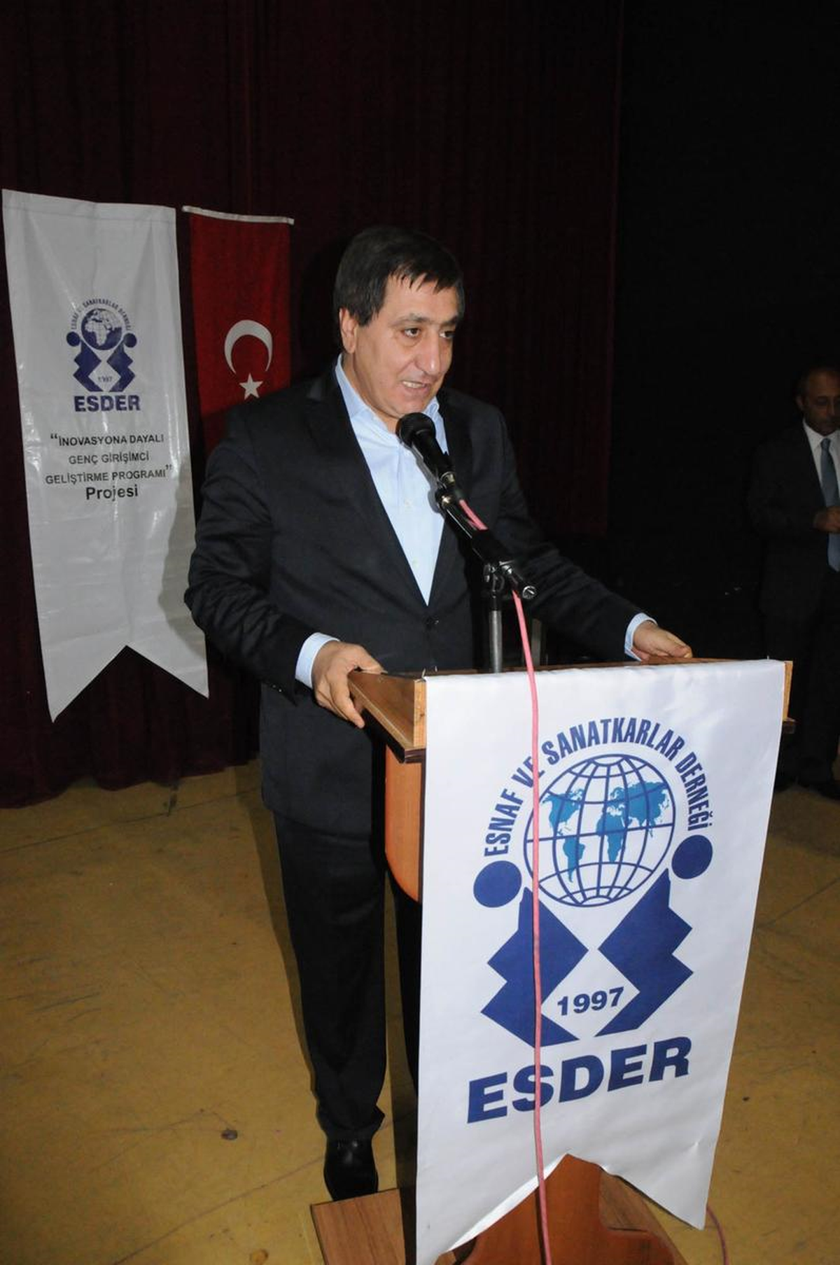 Vali Küçük Sertifika Törenine Katıldı
