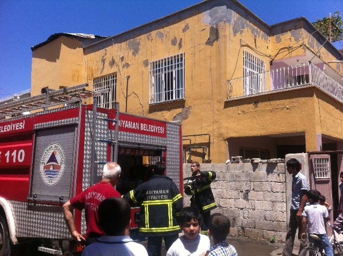 Adıyaman\'da Odunluk Yangını