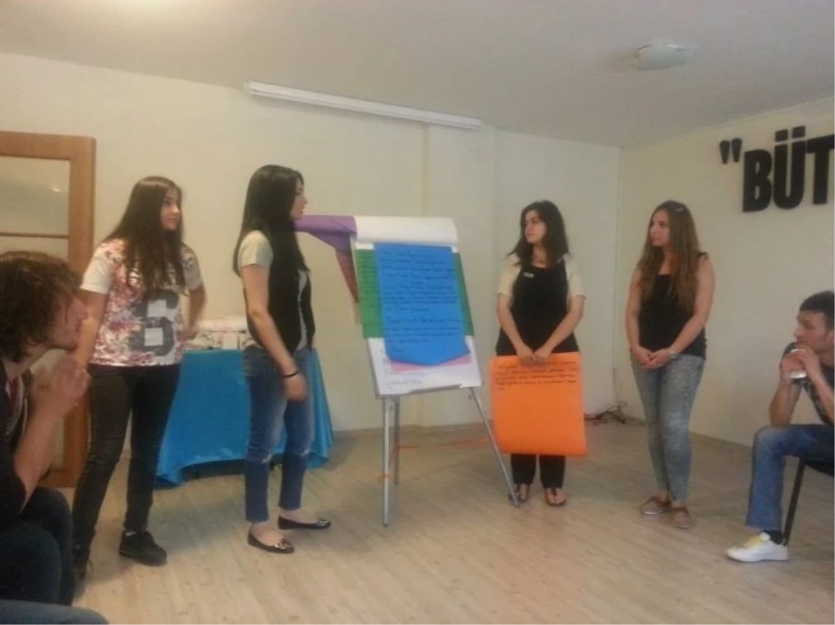 Anadolu Gençlik Federasyonu Yeni Nesil Eğitimlerine Devam Ediyor