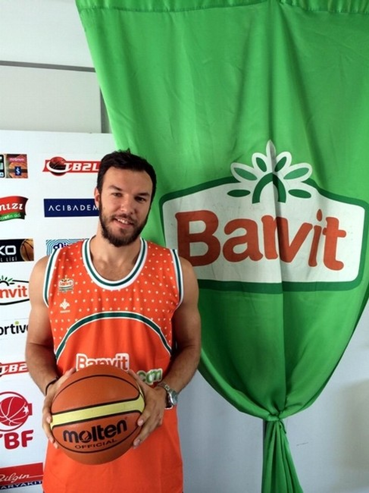 Banvit, Can Maksim Mutaf\'ı Renklerine Bağladı