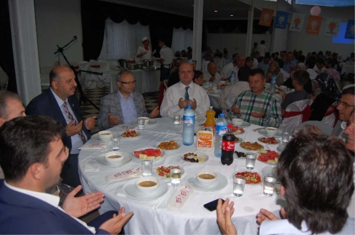 Çaycuma AK Parti İlçe Teşkilatından İftar Yemeği