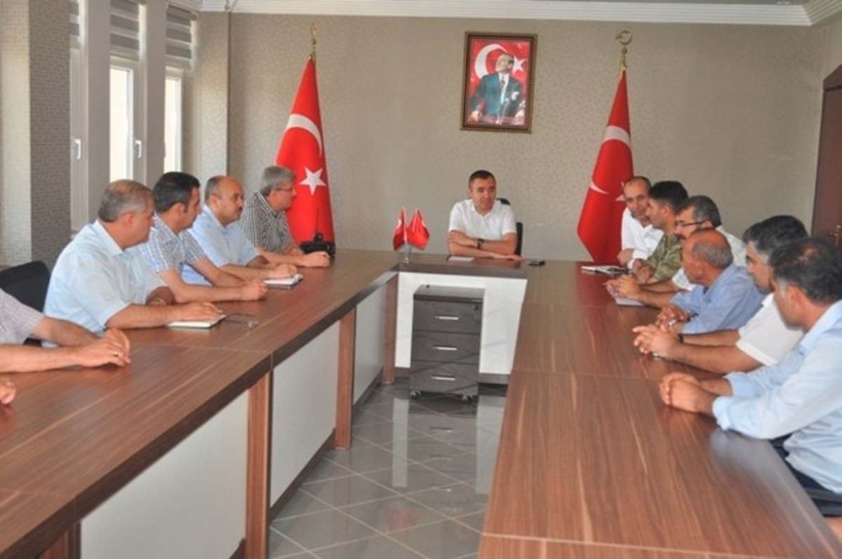 Ceylanpınar Kaymakamı Muhtarlarla Bir Araya Geldi