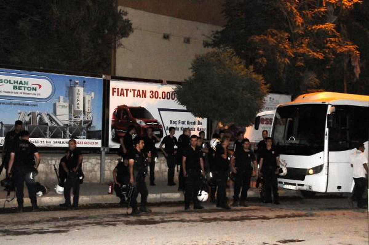 Elektrik Kesintilerini Protesto Eden Grubu Polis Müdahale Etti