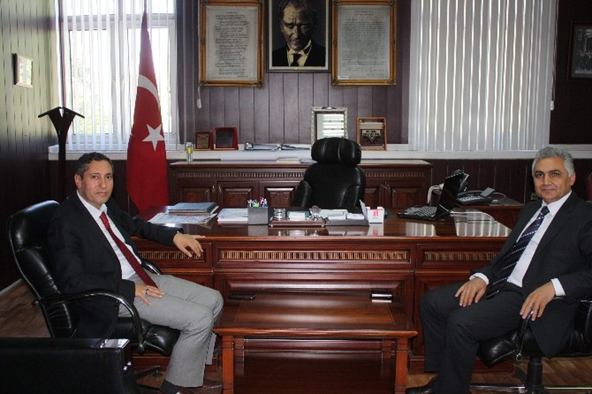 Emniyet Müdürü Ömer Urhal\'dan Milli Eğitim Müdürü Ali Tatlı\'ya Ziyaret