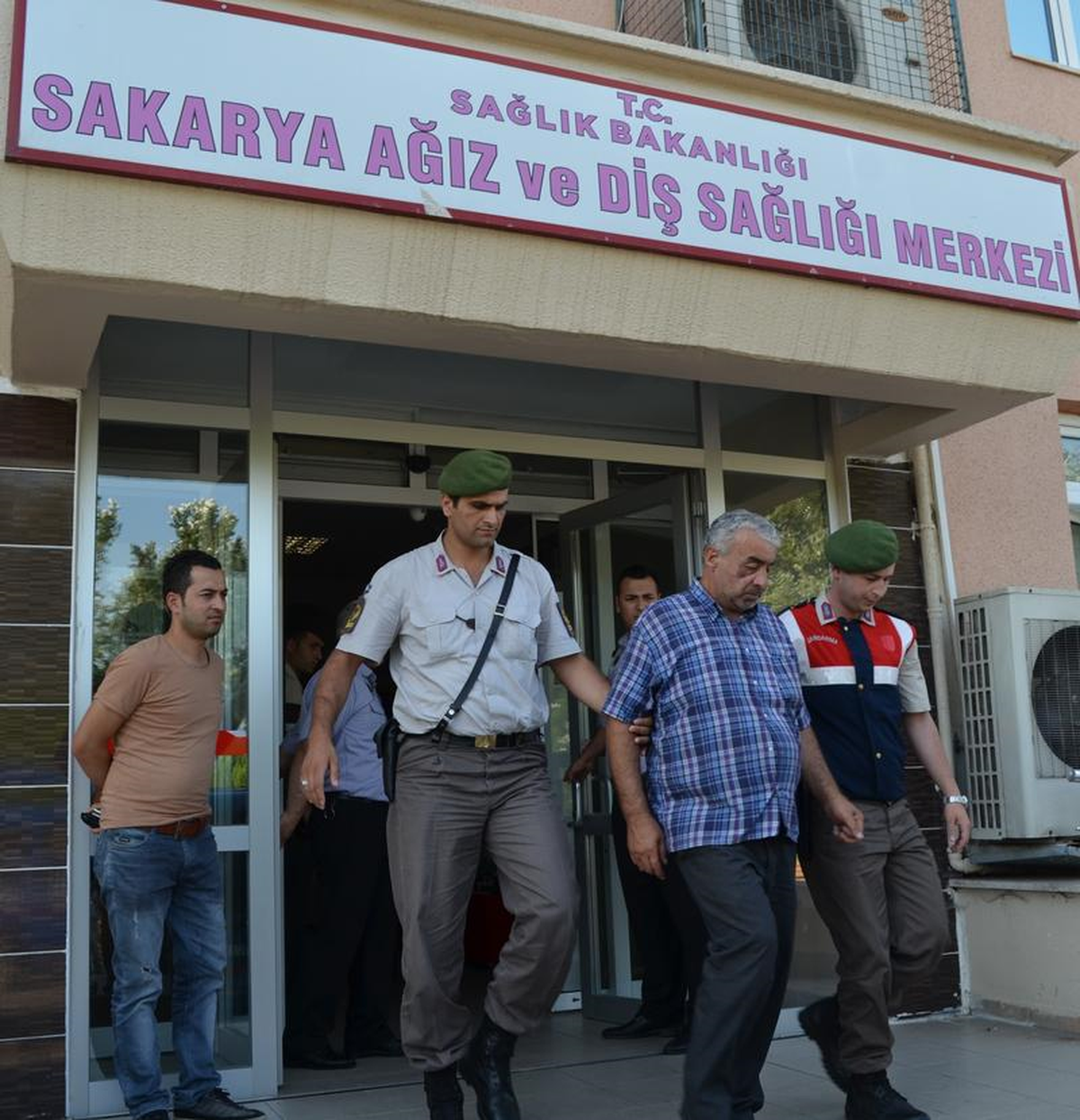 Eski Karısını Rehin Alan Kişiyi Jandarma Komutanı İkna Etti