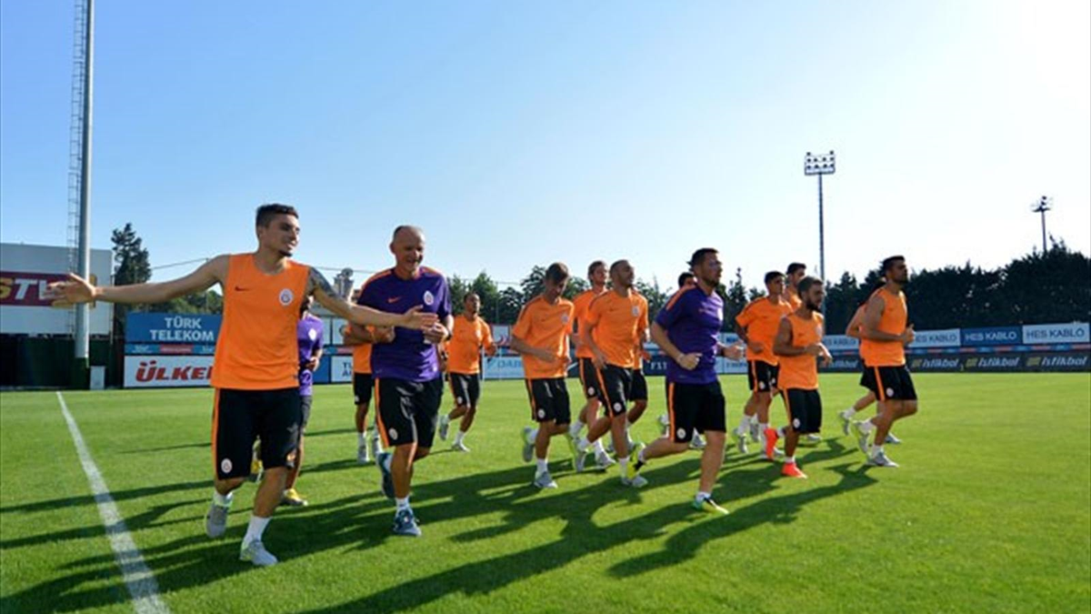 Galatasaray, İlk Antrenmanını Yaptı