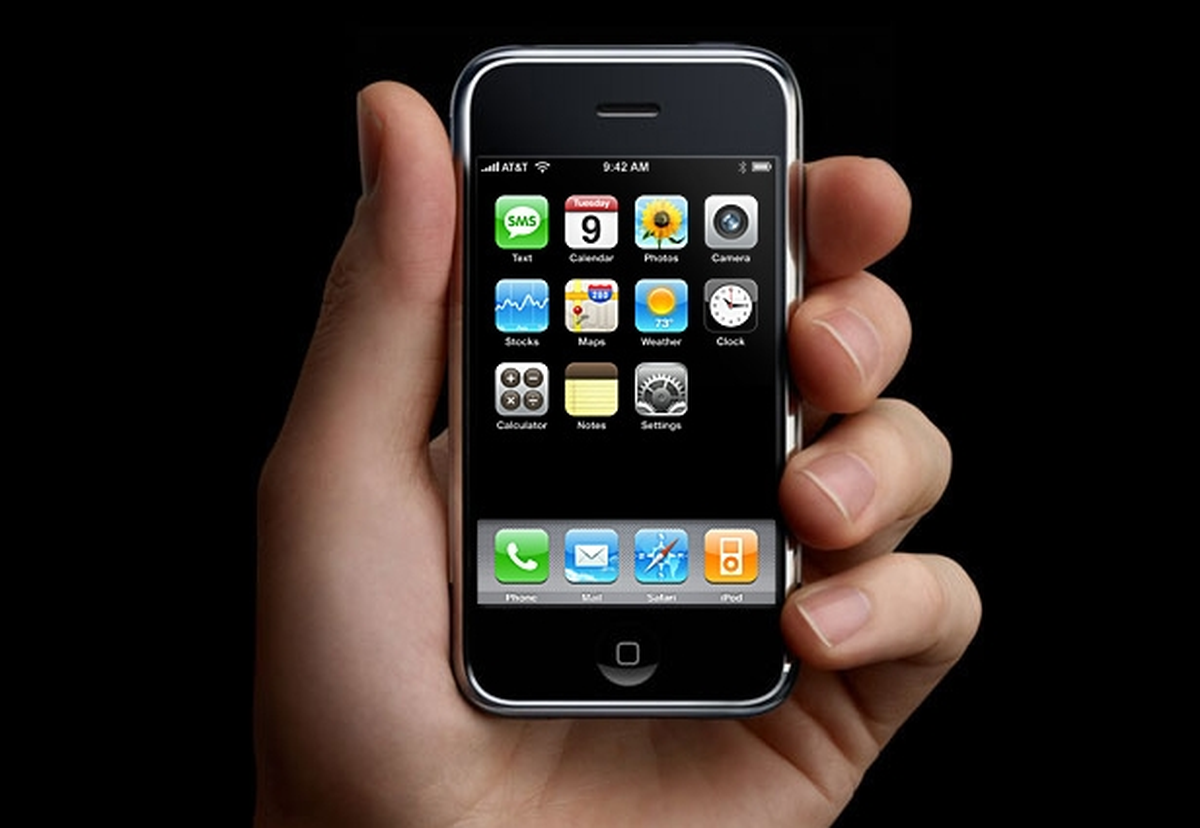 İlk İphone\'a Gülüp Geçmişler!