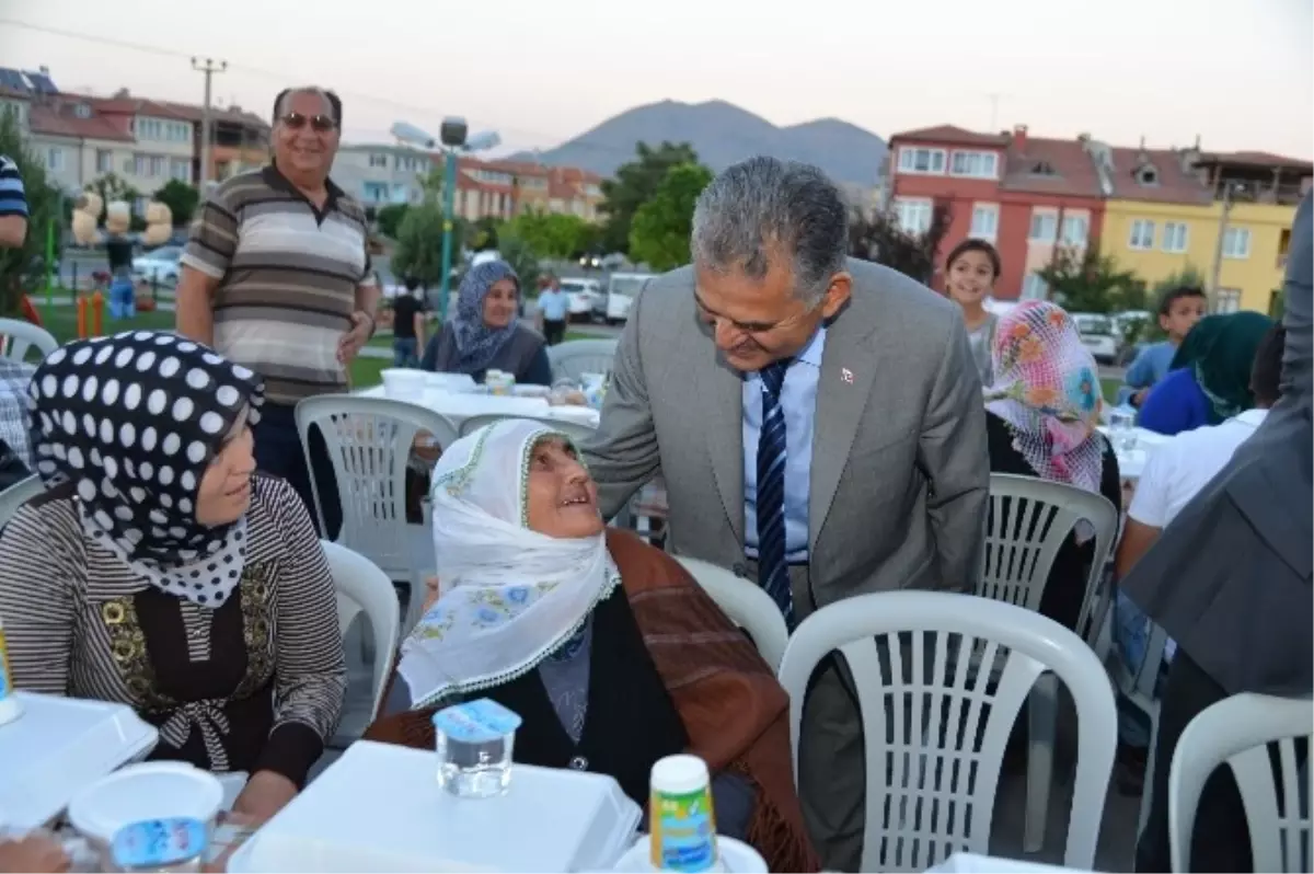 Mahallemde İftar Var\' Danışmentgazi Mahallesinde