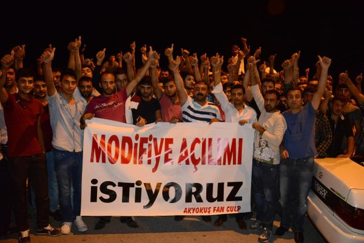 Modifiye Araç Sahiplerinden \'Modifiye Açılımı İstiyoruz\' Eylemi