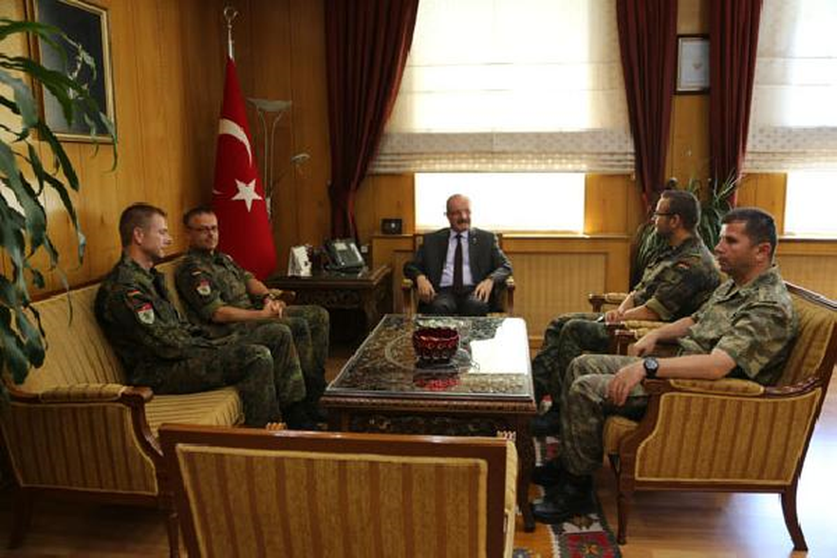Patriot Birliği Komutanı Albay Drexler\'den Vali Kocatepe\'ye Veda Ziyareti