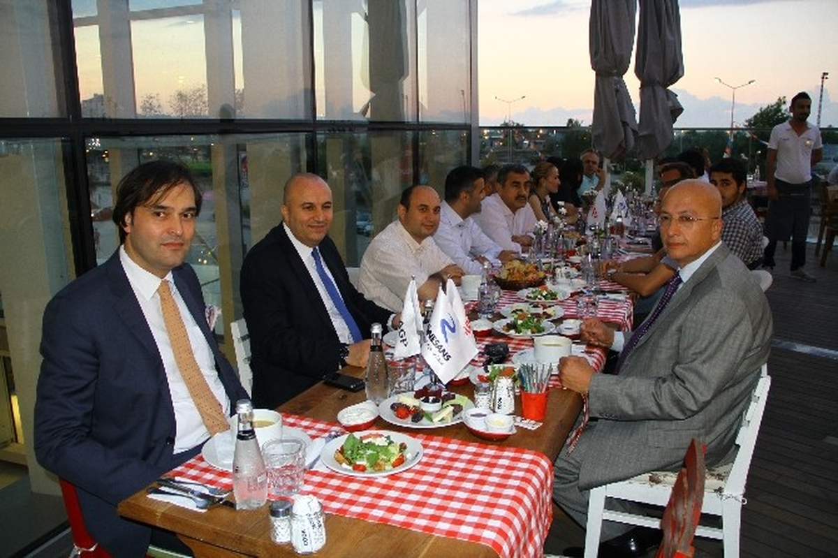 Piazza Avm\'den Basın Mensuplarına İftar Yemeği