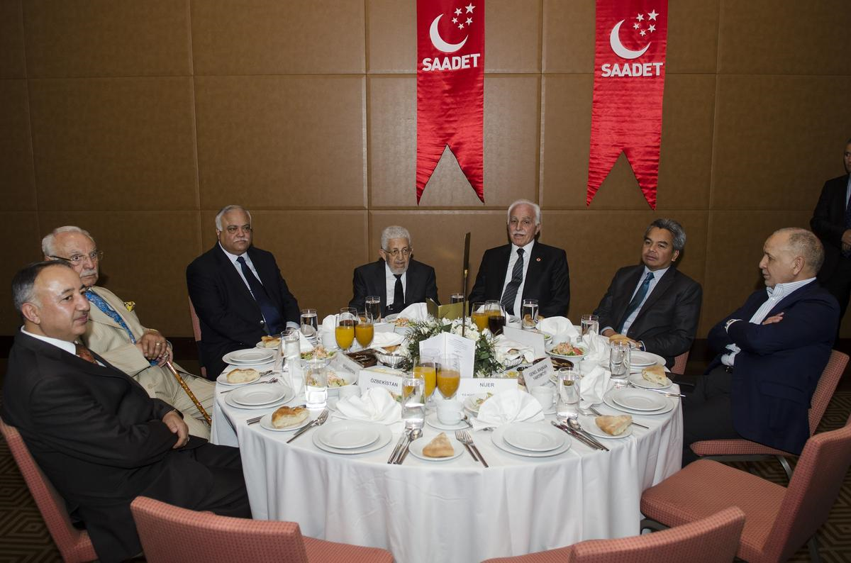 Saadet Partisinden İslam Ülkelerinin Büyükelçilerine İftar
