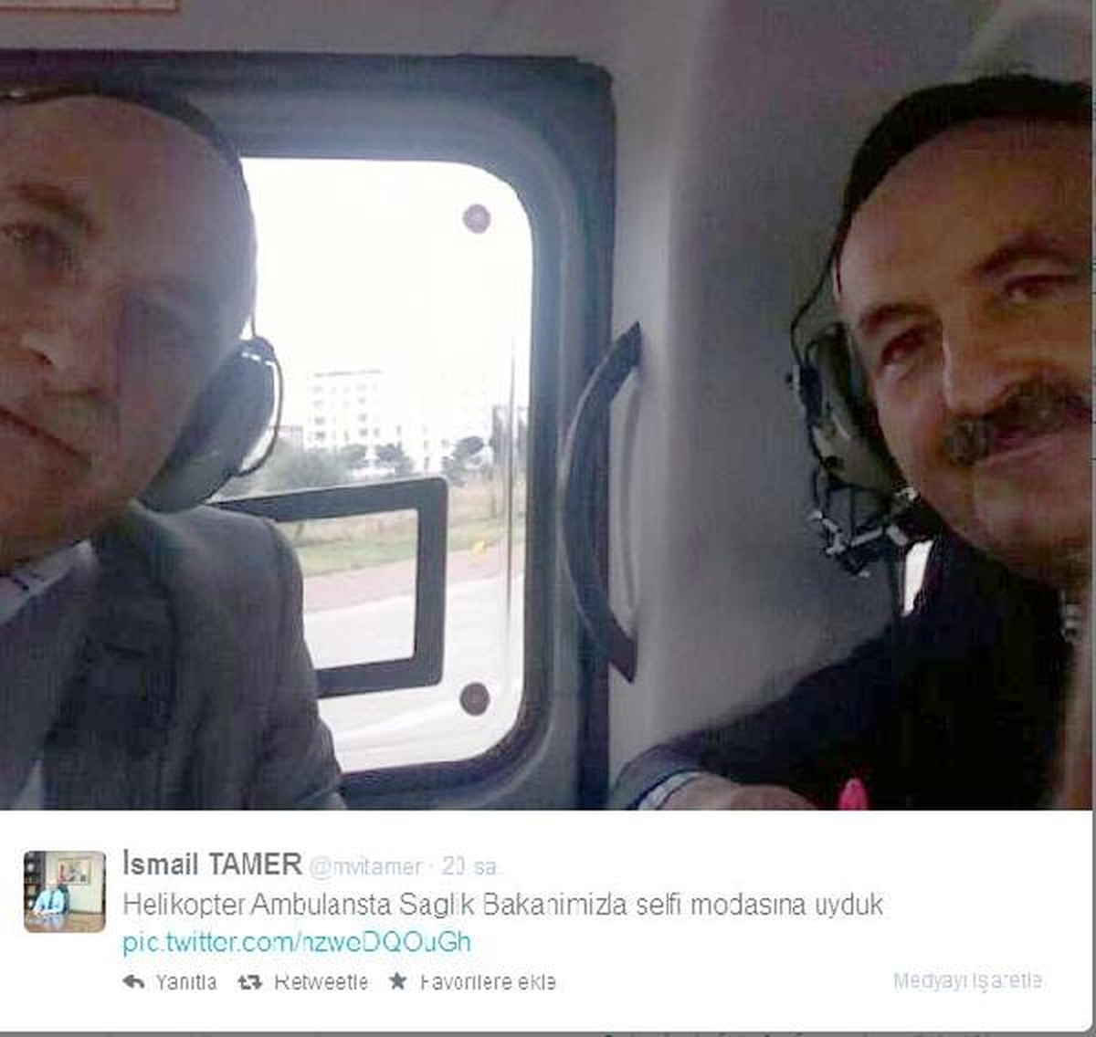 Sağlık Bakanı\'ndan Helikopter Selfiesi