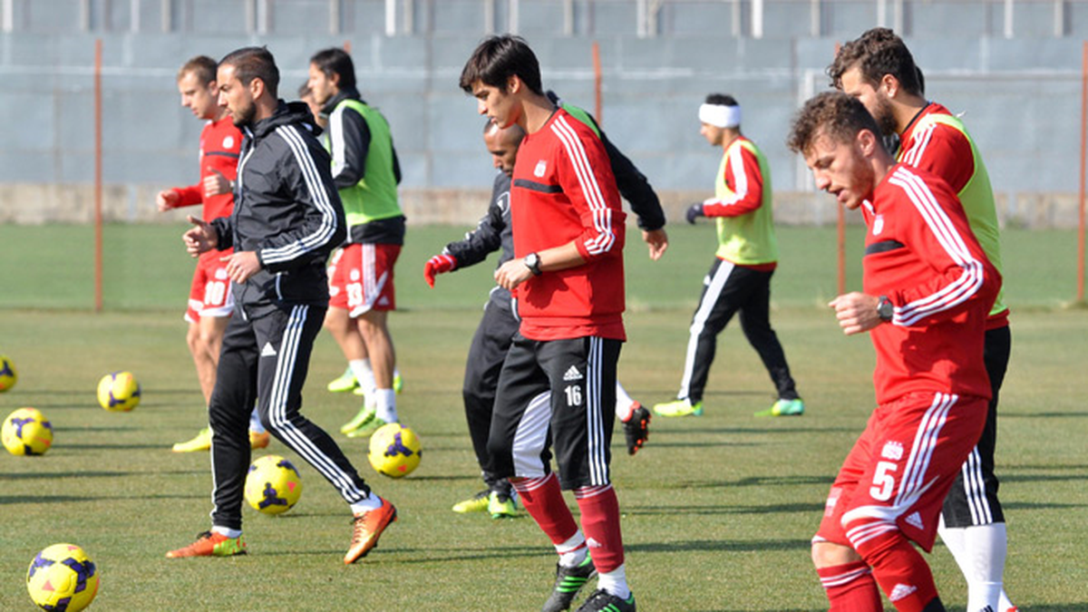 Sivasspor\'da Futbolculara 7 Gün İzin Verildi