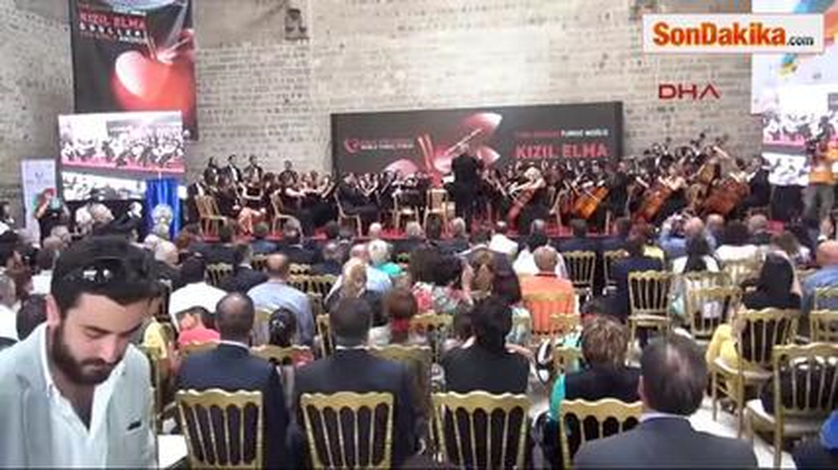 Türk Dünyası'ndan Orhan Gencebay'a Kızıl Elma Ödülü