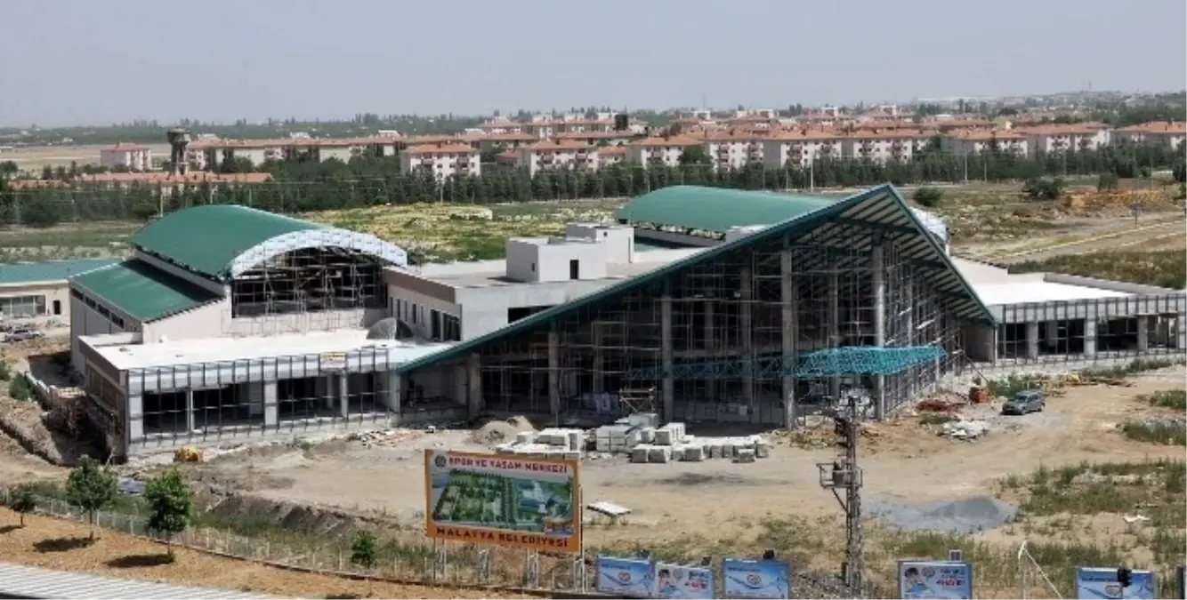 Yaşam ve Spor Merkezi\'nin Yüzde 75\'i Tamamlandı