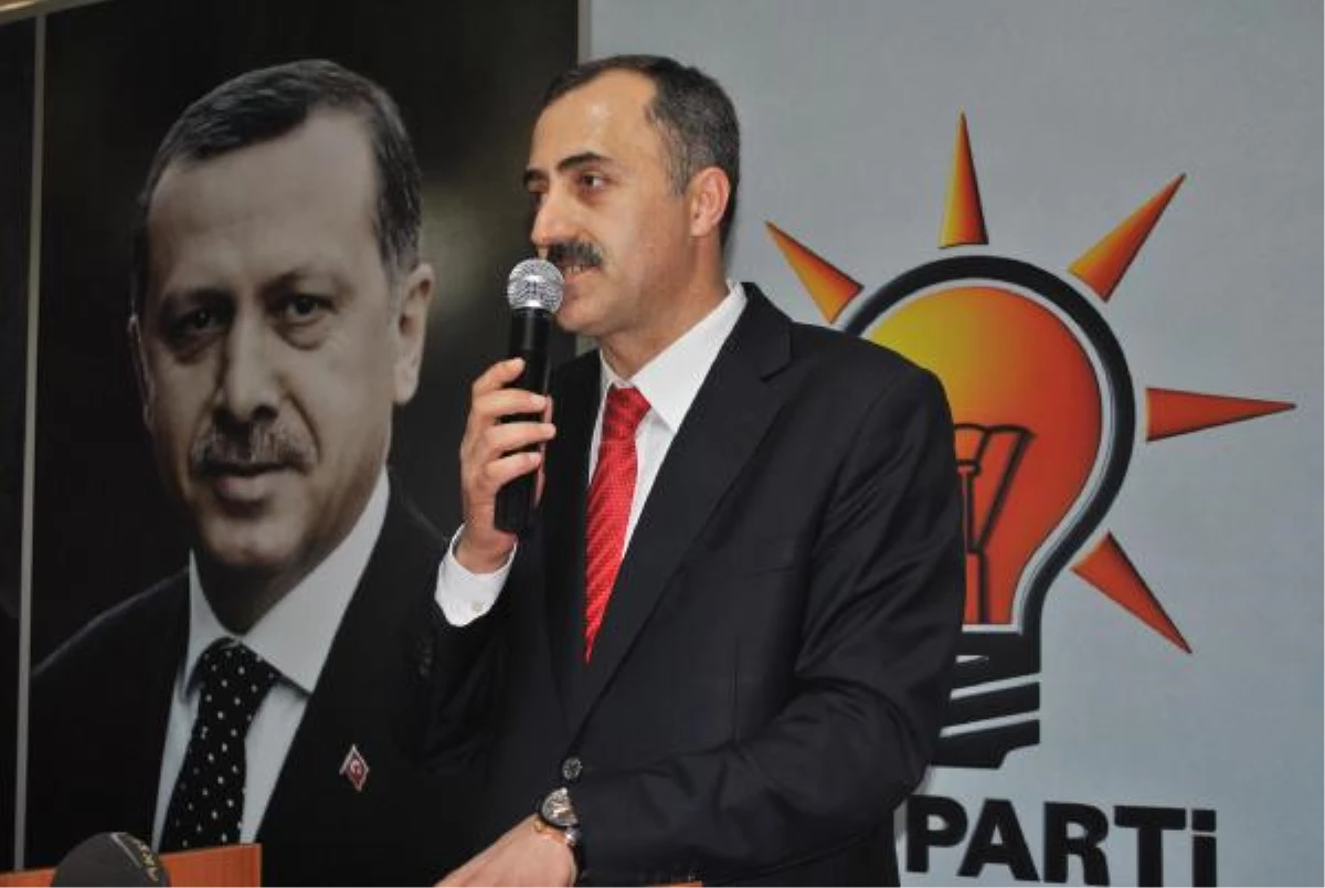 AK Partili Eski Başkanın Oğlu Güvenlikçi Dövdürdü