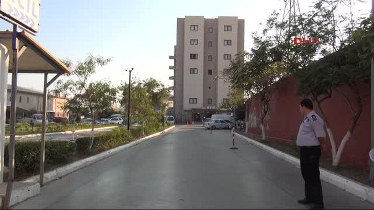 Mersin\'de AK Parti Eski Başkanı\'nın Oğlu Güvenlikçi Dövdürdü