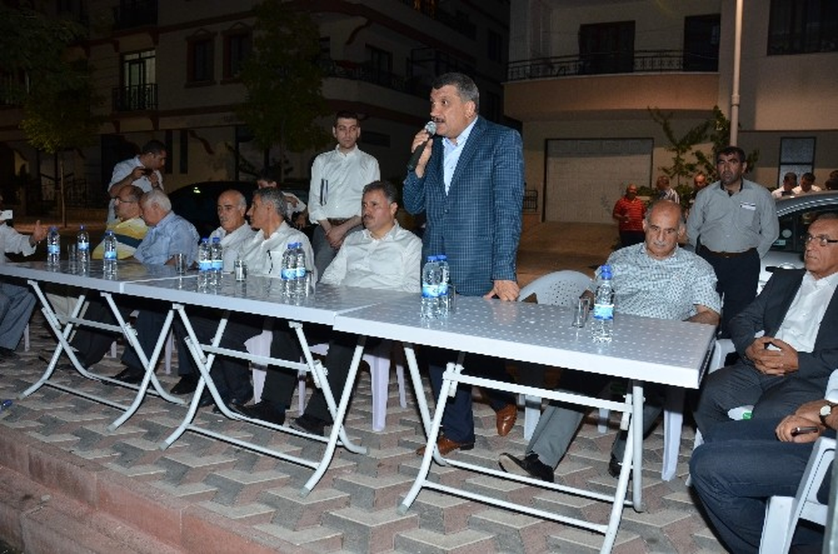 Battalgazi\'de AK Parti Heyeti, Zafer Mahallesini Ziyaret Etti