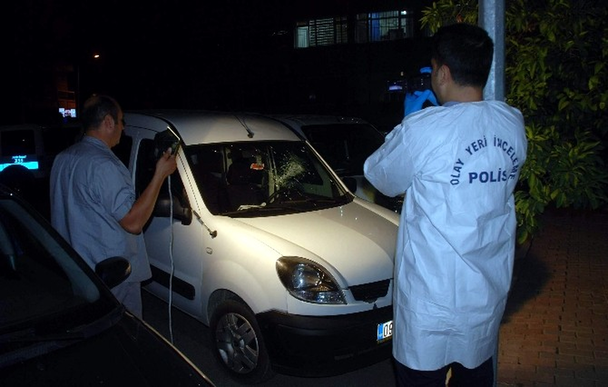 Aranan Şüpheliyi Yakalamak İsteyen Polise Saldırı: 2 Yaralı