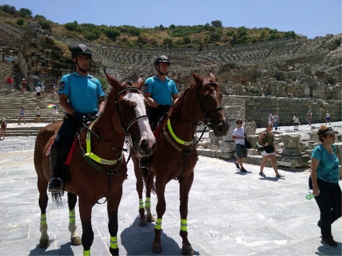 Atlı Jandarmalar Yeniden Efes\'te