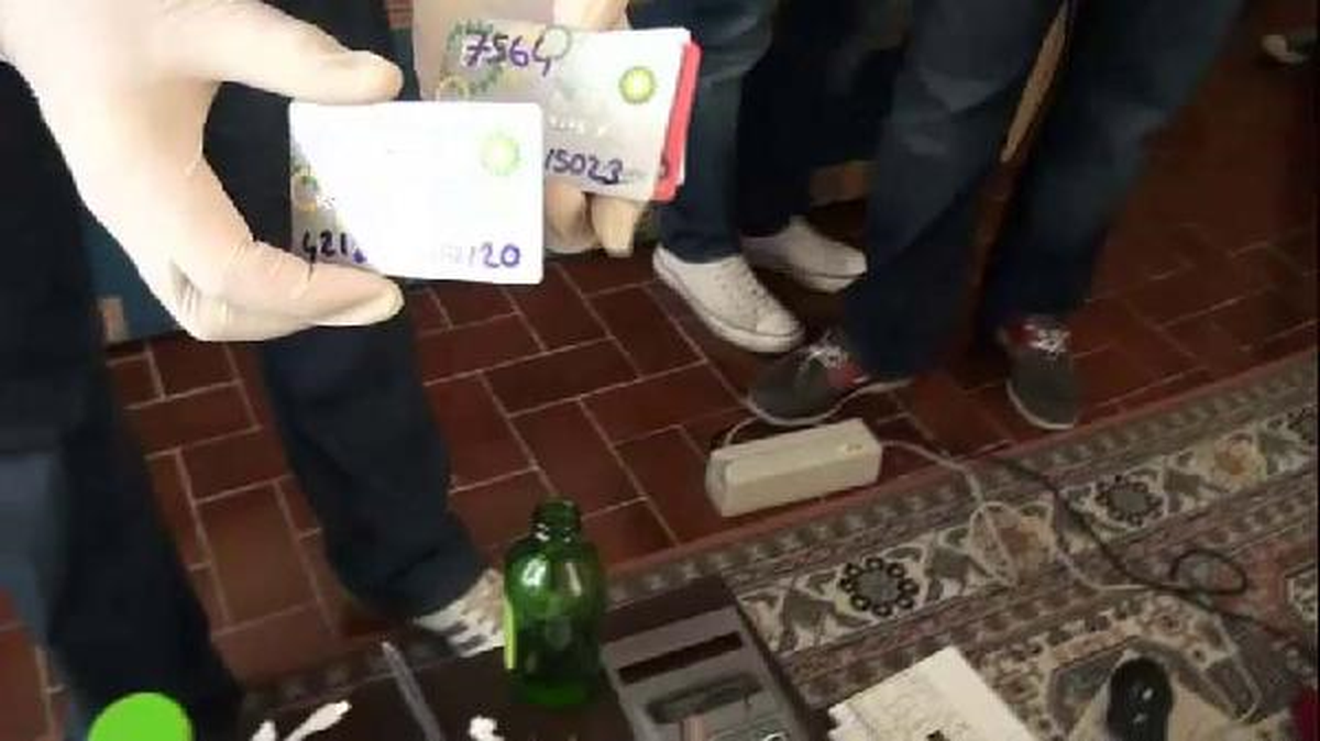 Atm\'lere Yerleştirdikleri Aparatlarla Vurgun Yapmışlar