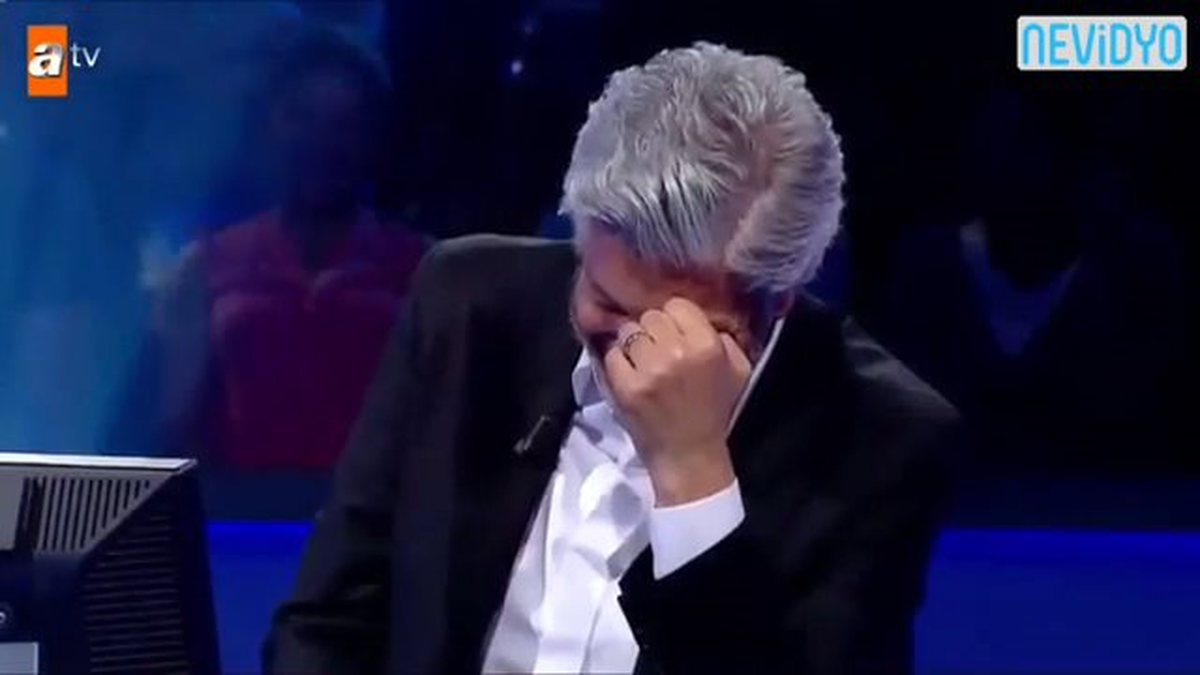 Behzat Uygur\'u Gülme Krizine Soktu