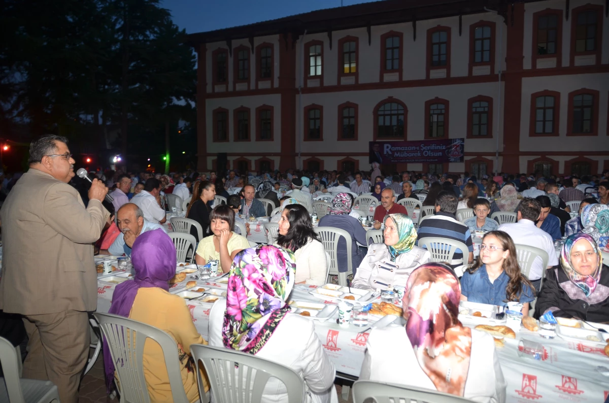 Bilecik Belediyesinden Personele İftar