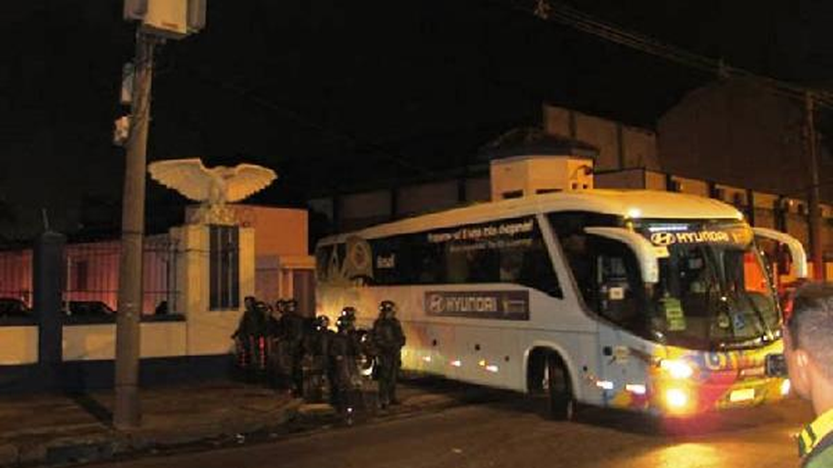 Brezilyalı Taraftarlardan "Utanç" Pankartı