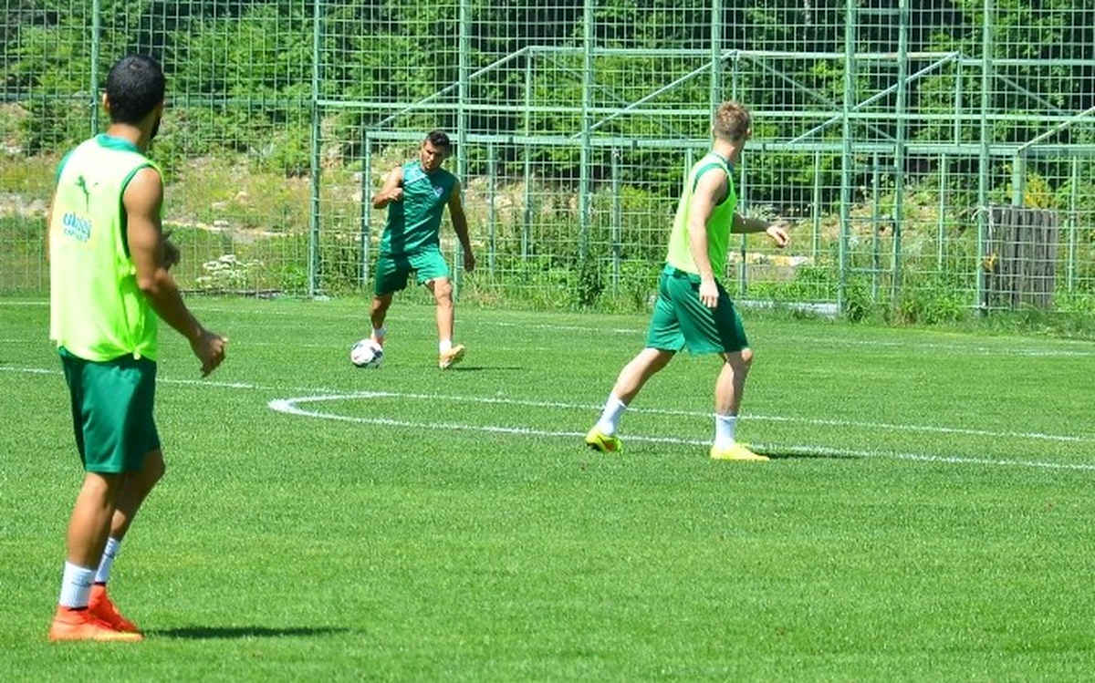 Bursaspor\'un Kartepe Kampı Tüm Hızıyla Sürüyor