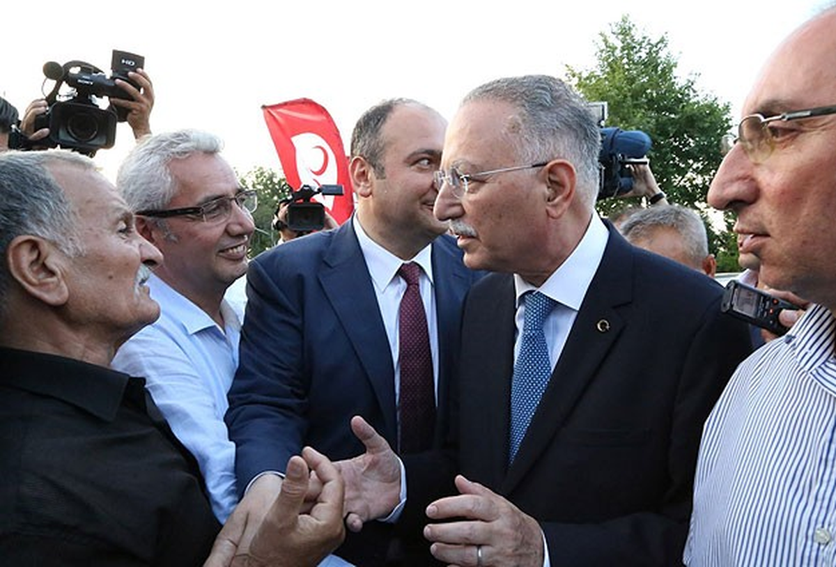 Cumhurbaşkanı Adayı İhsanoğlu\'nun Ziyaretindeki Gerginlik