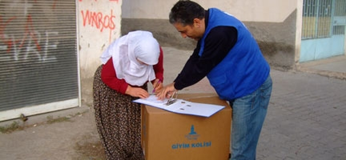 Deniz Feneri 60 bin Aileyi Gıda Yardımlarıyla Sevindiriyor