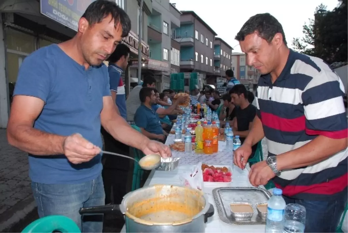 Esnaf Sokak İftarında Buluştu