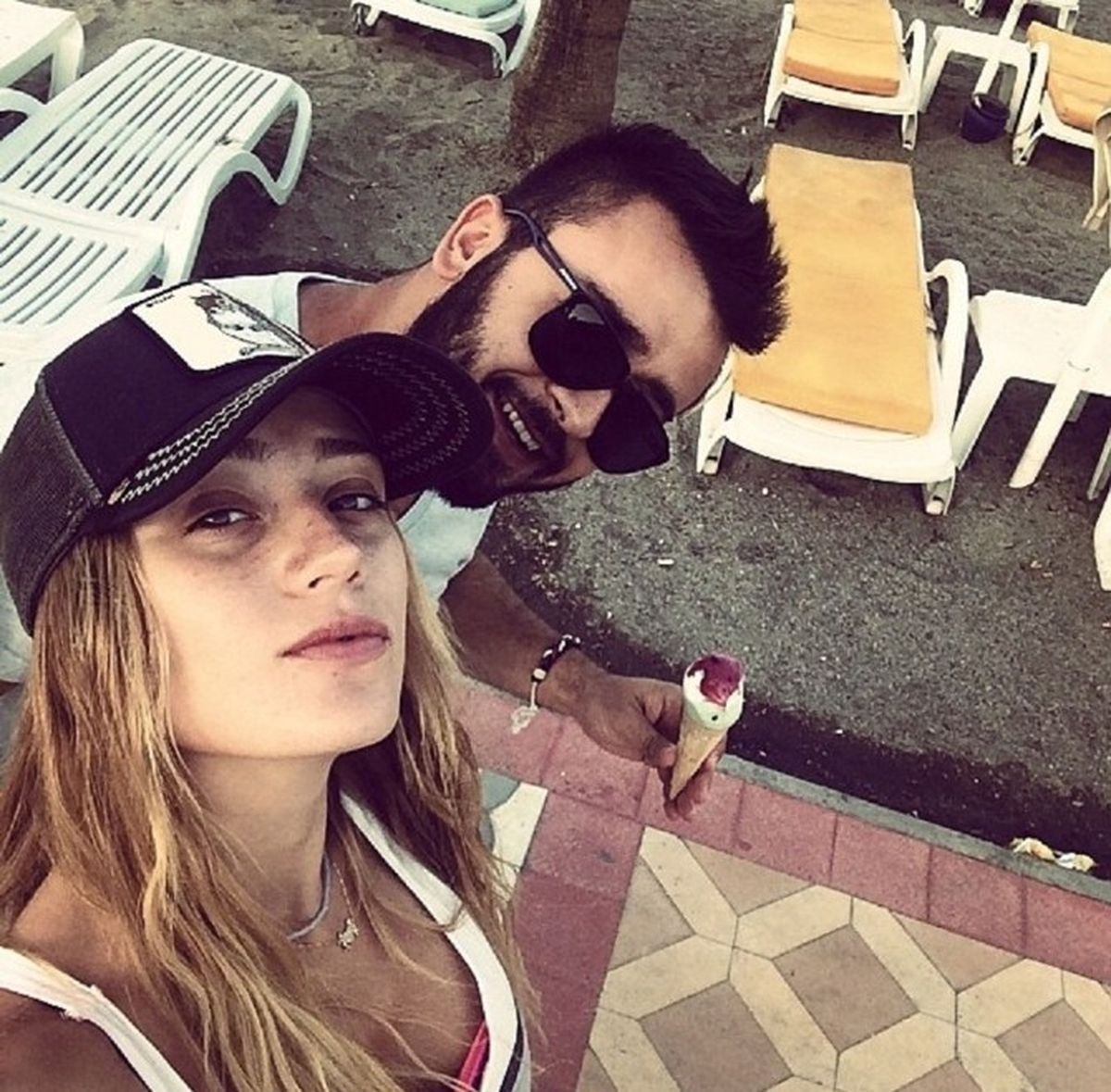 Gizem Karaca Set Yorgunluğunu Marmaris\'te Attı