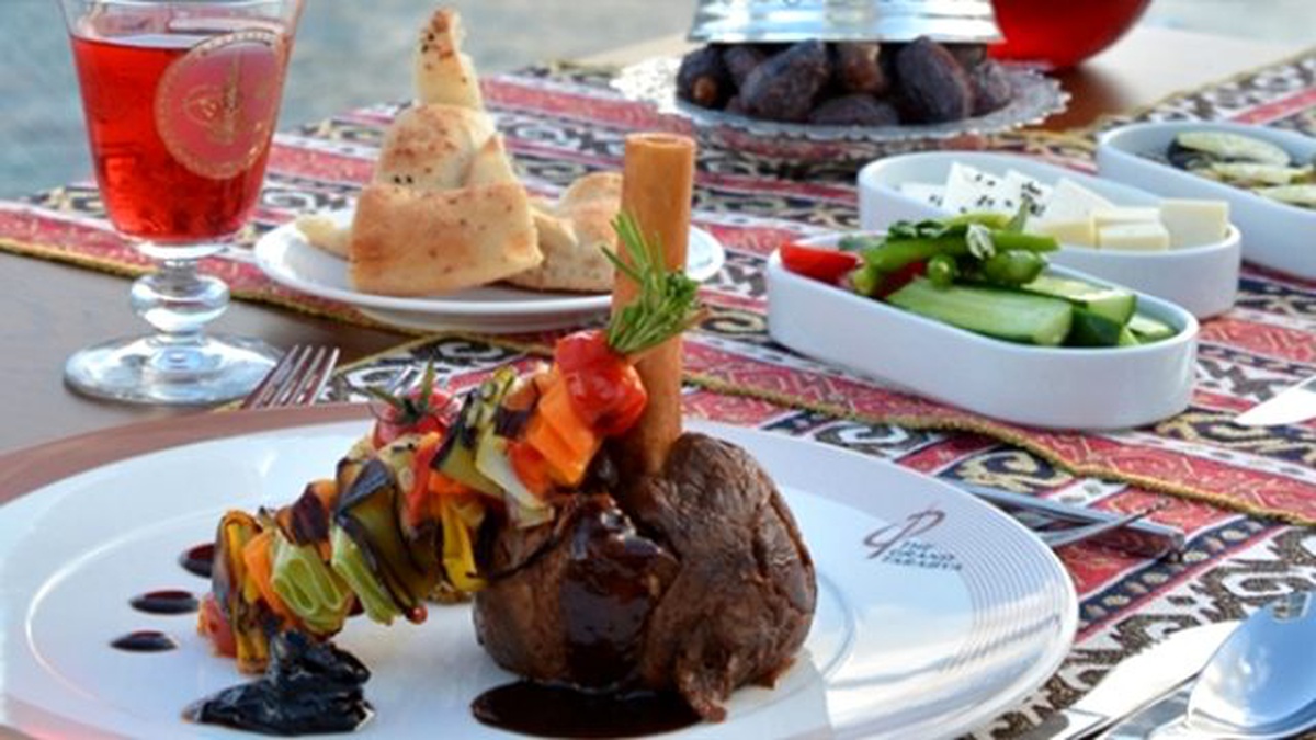 İftarınızı İstanbul\'un En Güzel Koyunda Yapın