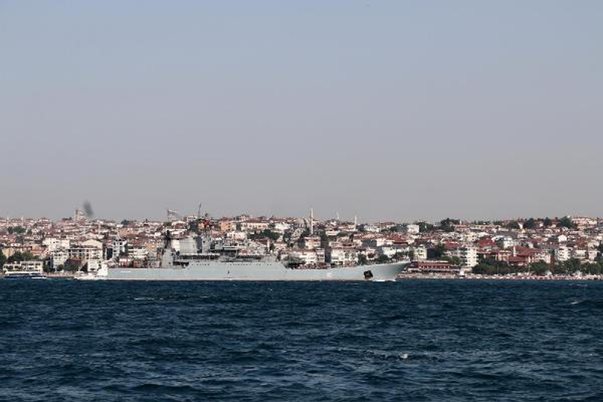 İki Rus Savaş Gemisi Boğaz\'dan Geçti