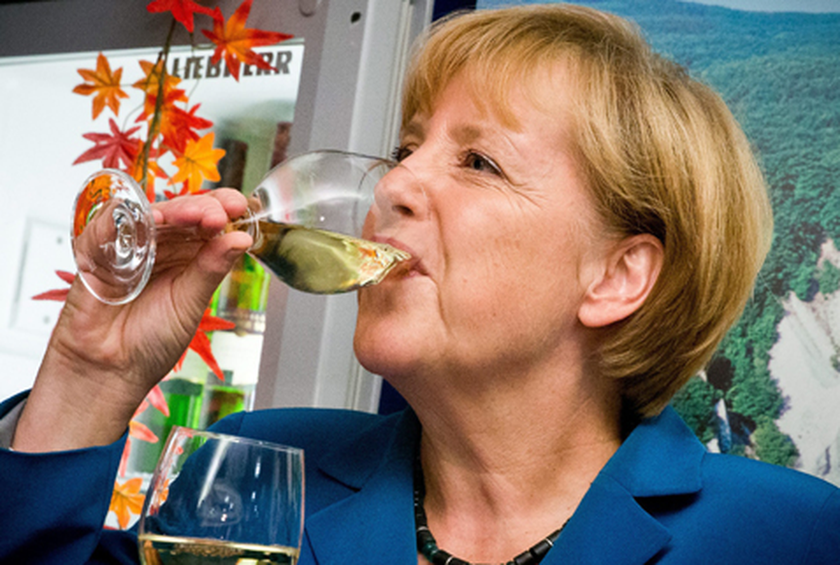 Almanya Başbakanı Merkel, Brezilya Galibiyetini Kutladı