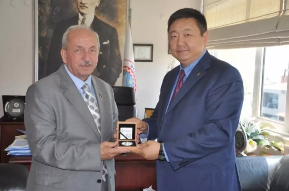 Moğolistan Başkonsolosu Tekirdağ Büyükşehir Belediye Başkanı Kadir Albayrak\'ı Ziyaret Etti