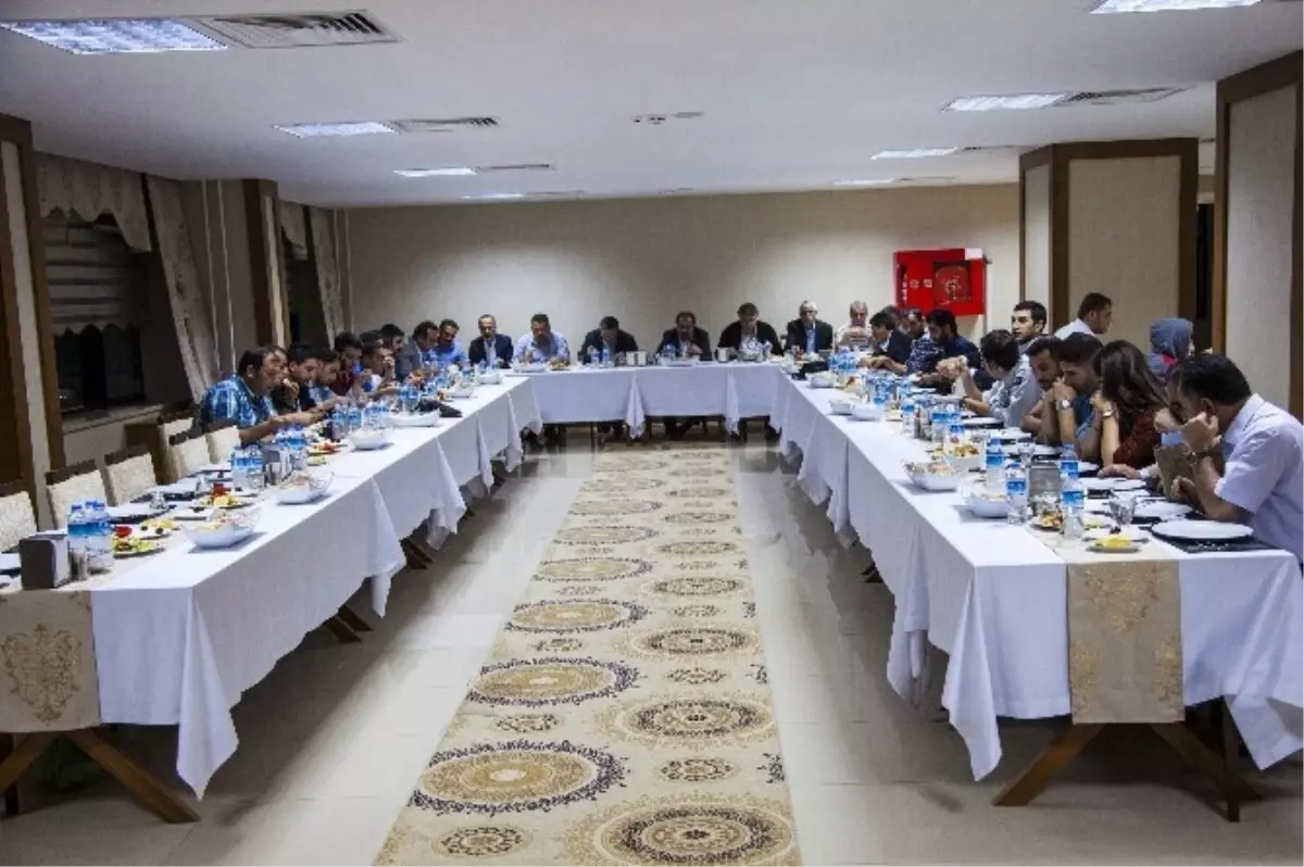 Rektör Aslan Basın Mensuplarıyla İftarda Bir Araya Geldi