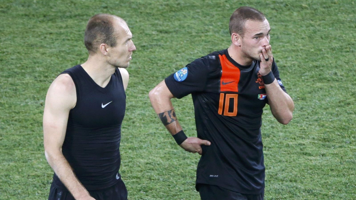 Robben, Sneijder\'e Övgülerde Bulundu