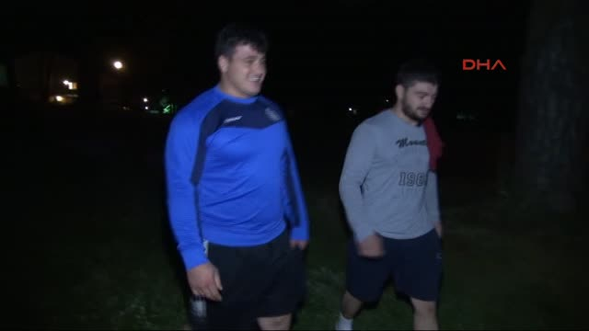 Bolu\'da Şampiyon Milli Güreşçilere Sahur İdmanı