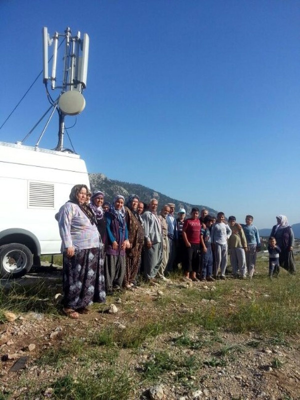Adana\'da Seyyar Baz İstasyonu Korkutuyor