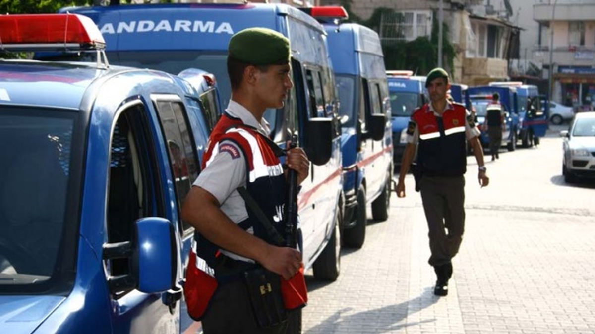 Suriye\'ye Giden Araçlara El Kondu