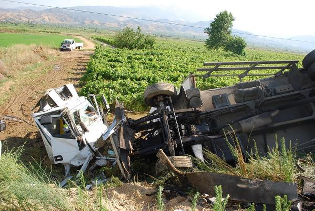 TIR ile Arakyakıt Tankeri Çarpıştı: 1 Ölü