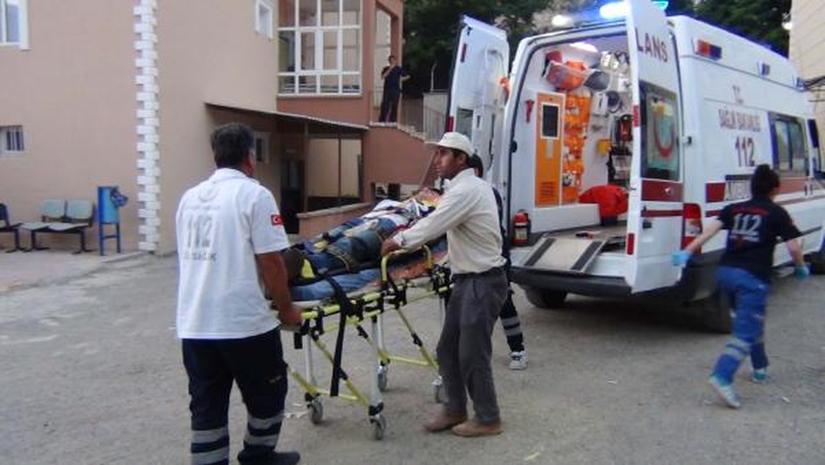 Traktörden Düşen Sürücü Yaralandı
