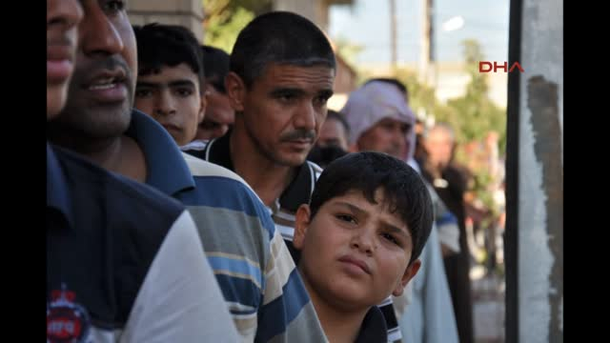 Türkiye\'den Gönderilen Yardımlar Türkmen Göçmenlere Dağıtıldı