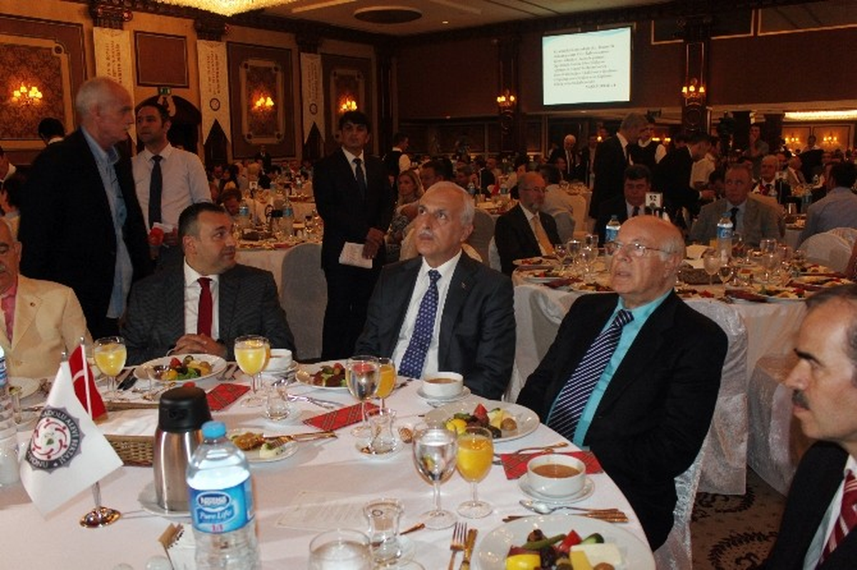 Vali Mutlu: "Cami Saldırısında Bir Kişi Gözaltına Alındı"
