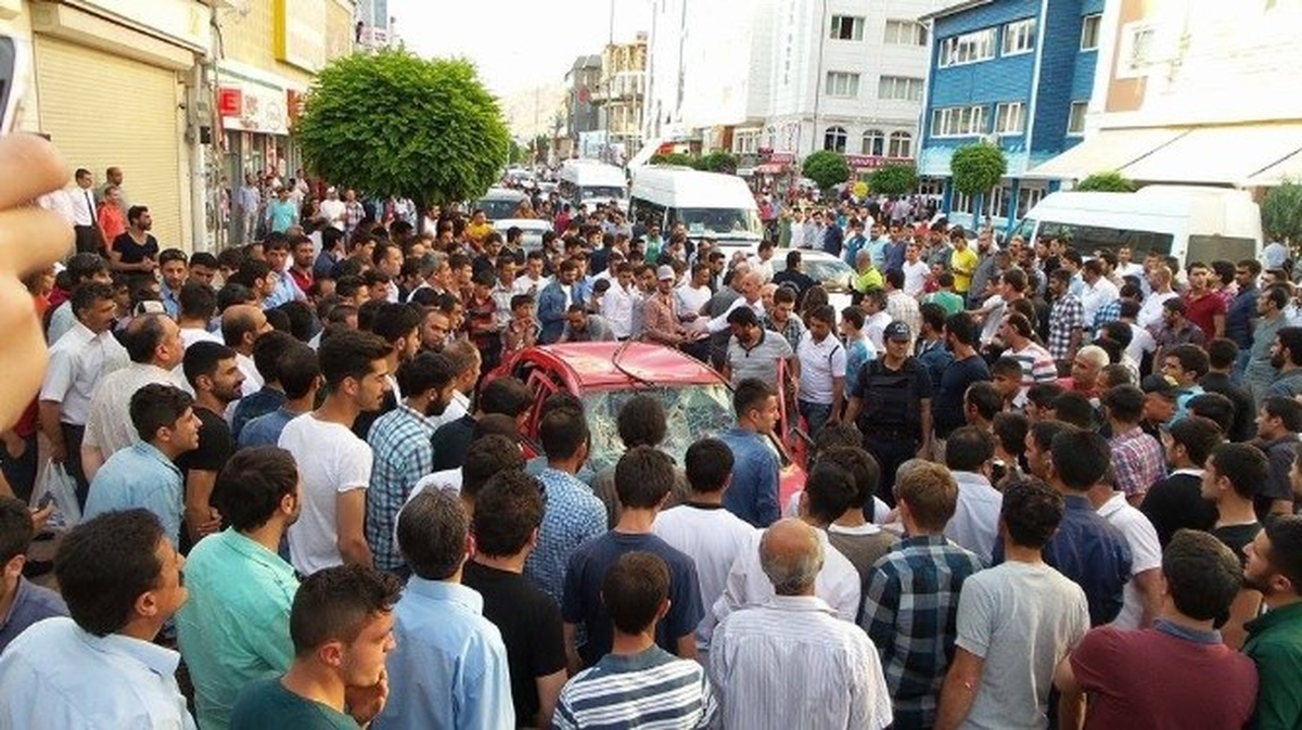 Van\'da Asker-Vatandaş Gerginliği